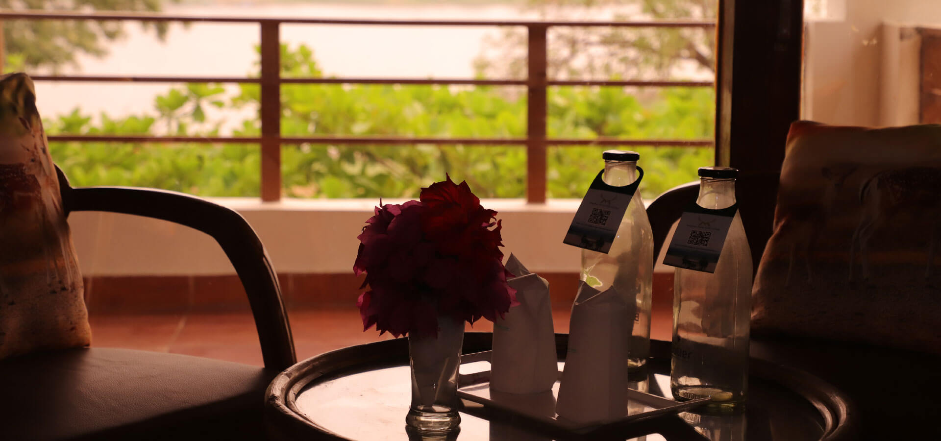  Luxury Rooms - Swimming Pool Resort in Satpura - Madhai Riverside Lodge